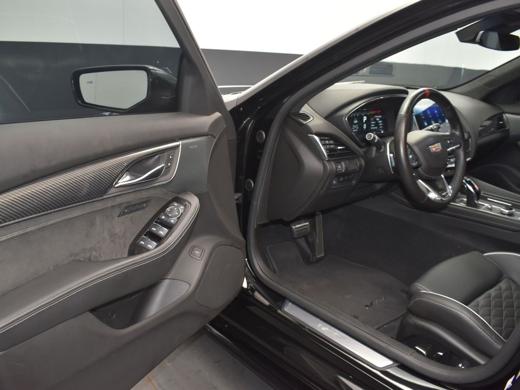 2024 Cadillac CT5 V photo 11
