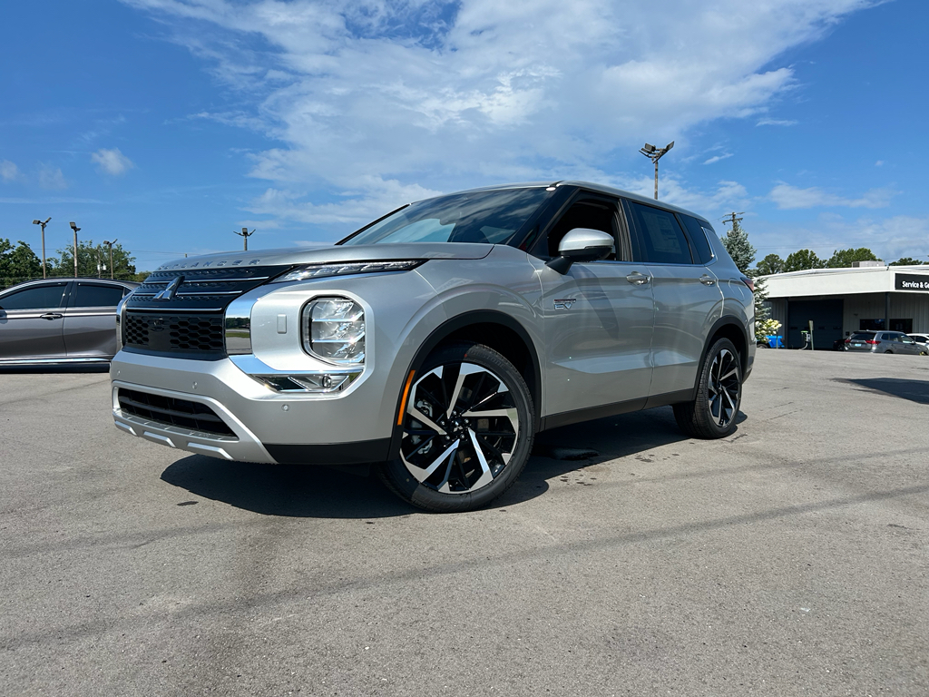 2025 Mitsubishi Outlander PHEV SE photo 2