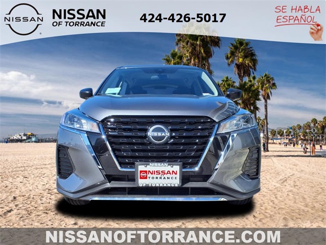 2025 Nissan Kicks Play S photo 2