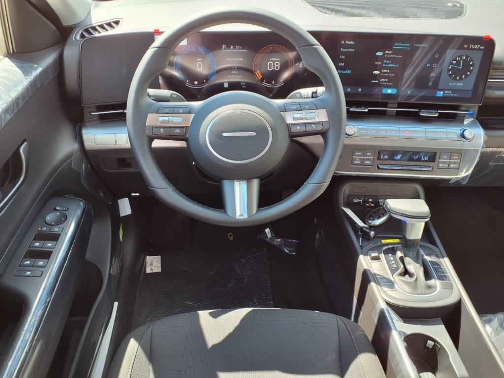 2026 Hyundai Kona SEL photo 4