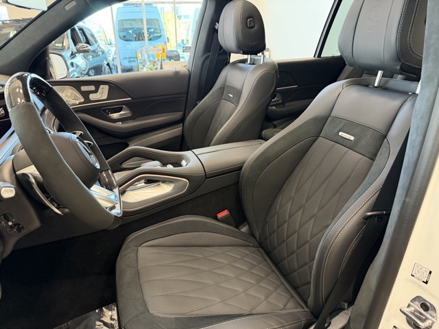 2026 Mercedes Benz GLS AMG 63 4MATIC photo 4