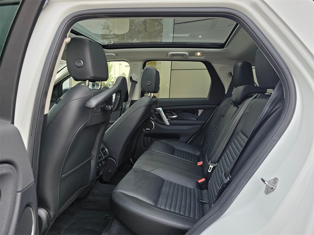 2025 Land Rover Discovery Sport S photo 18