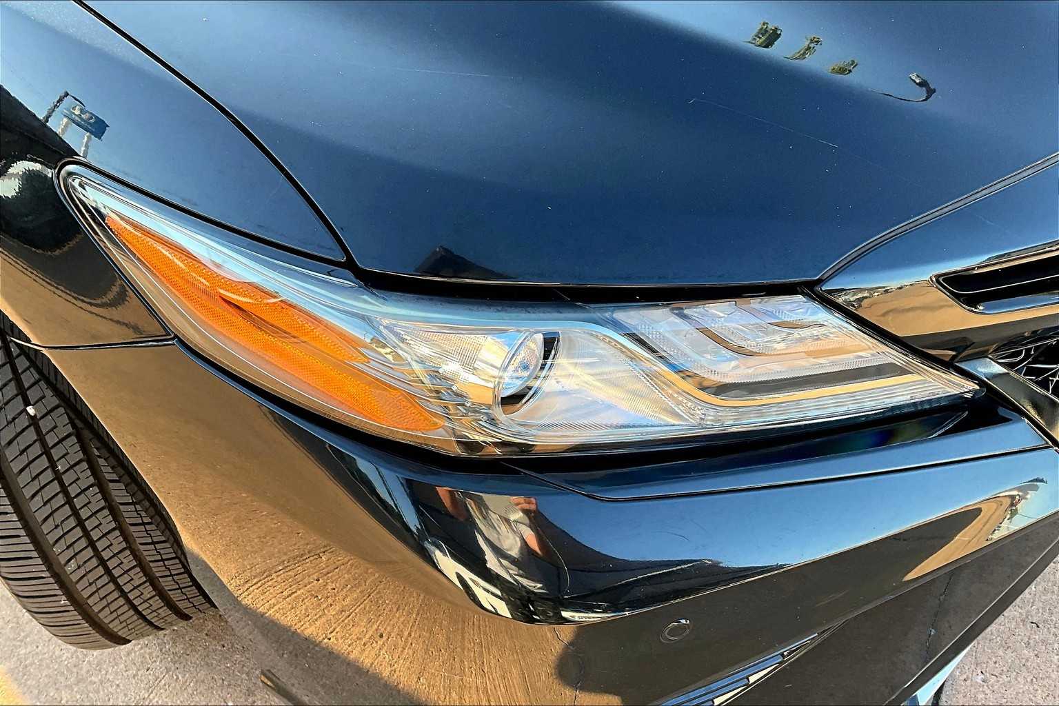 2019 Toyota Camry XLE V6 photo 24