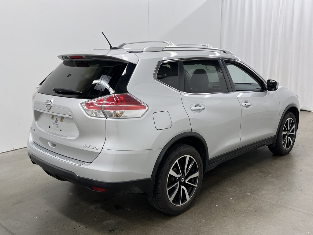 2016 Nissan Rogue SV photo 4