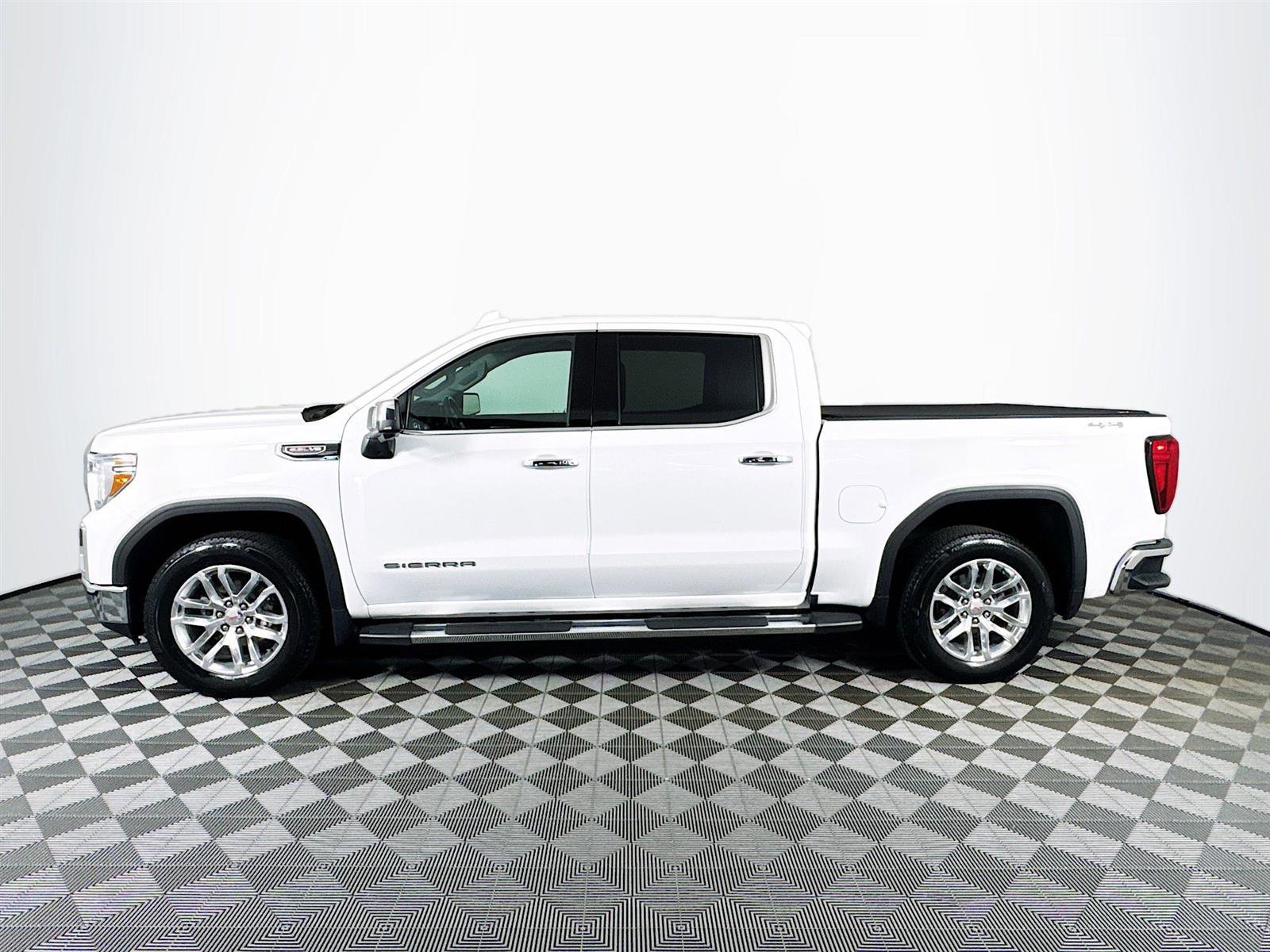 2021 Gmc Sierra 1500 SLT photo 4