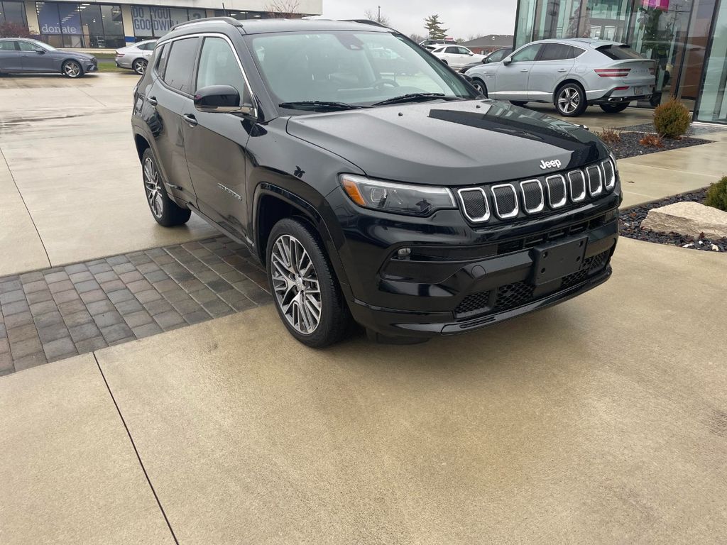 2022 Jeep Compass Limited's photo