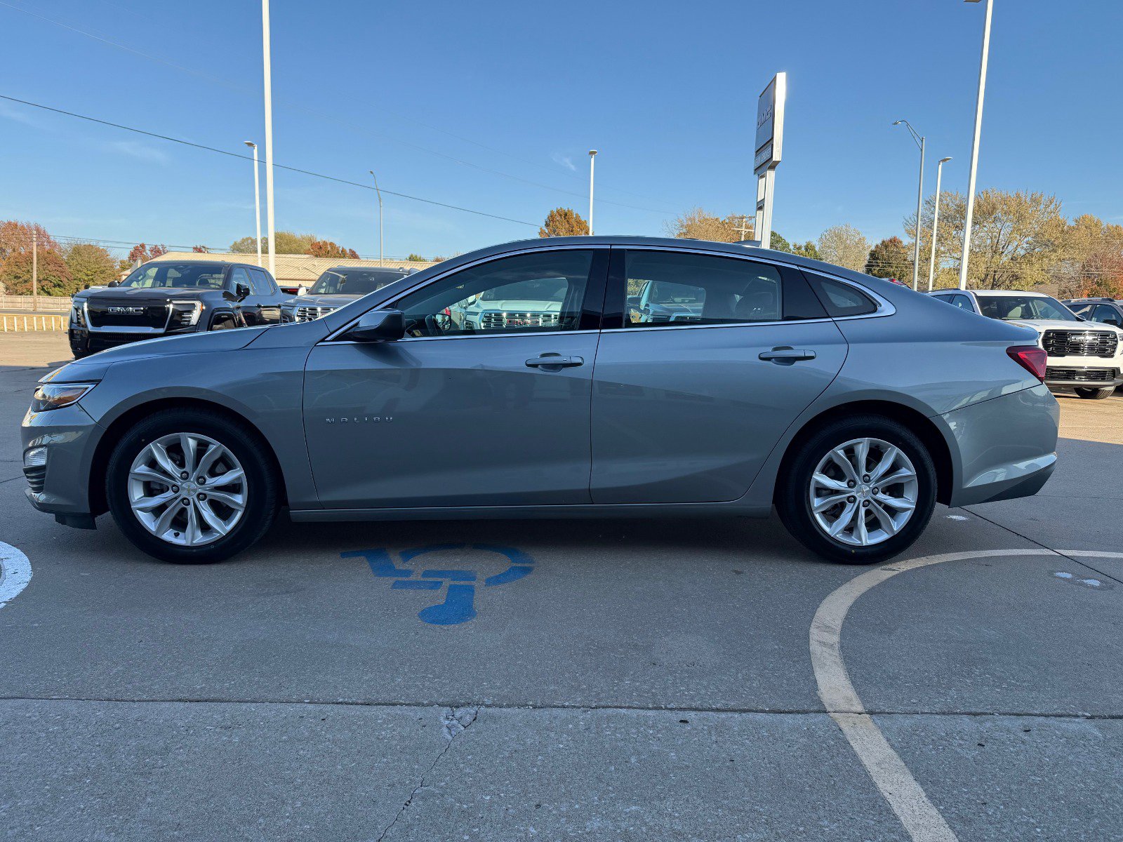 2024 Chevrolet Malibu 1LT photo 4