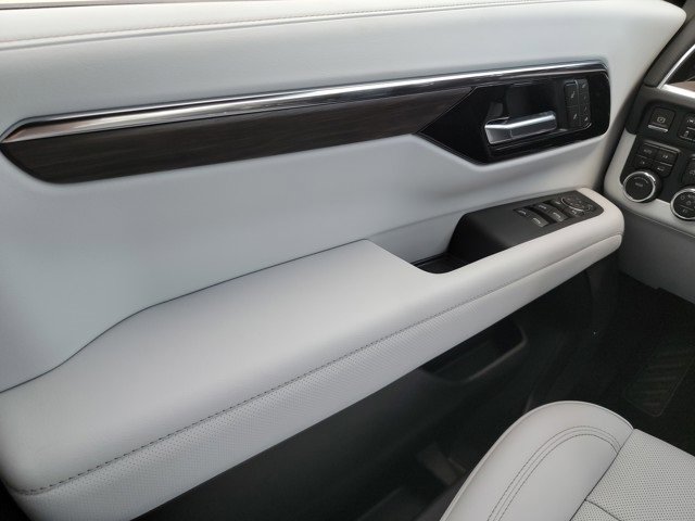 2025 Chevrolet Tahoe Premier photo 29
