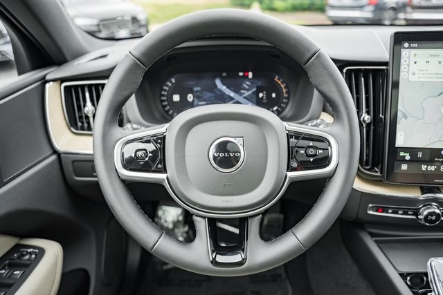2026 Volvo XC60 B5 Hybrid photo 24