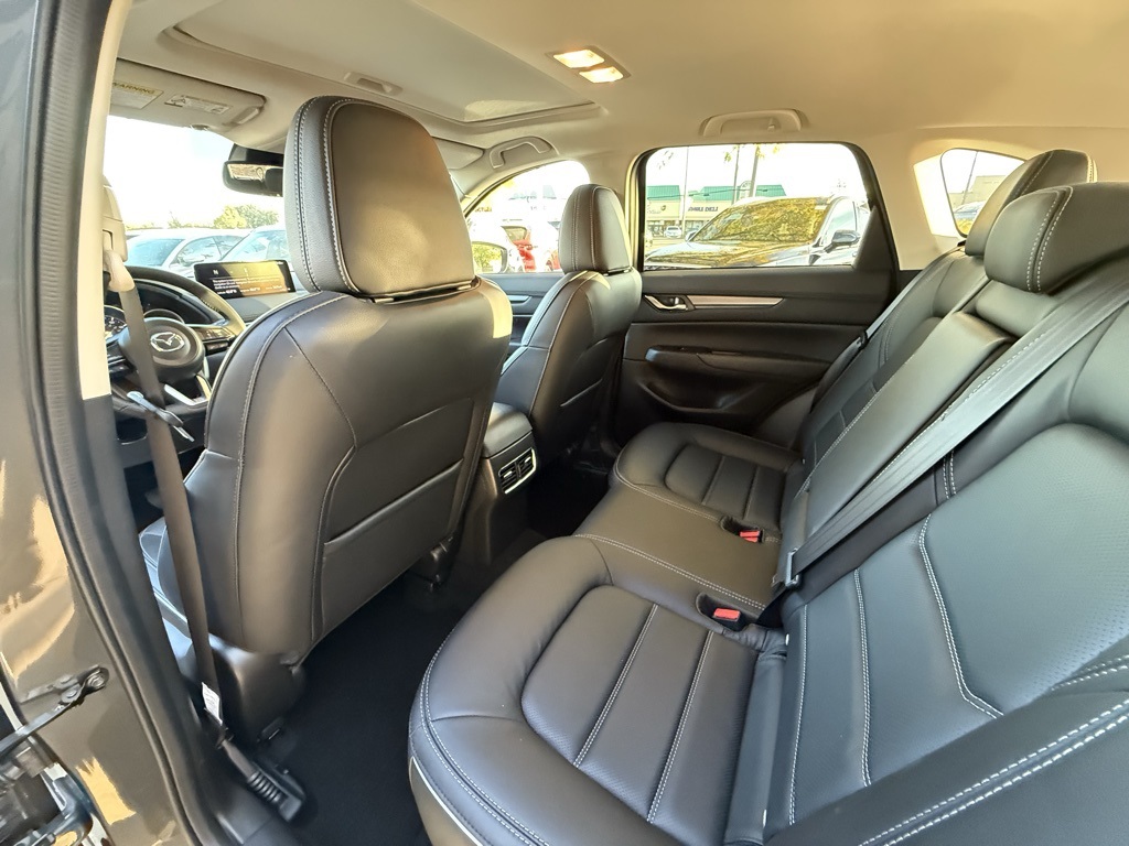 2025 Mazda CX-5 2.5 S Preferred photo 4
