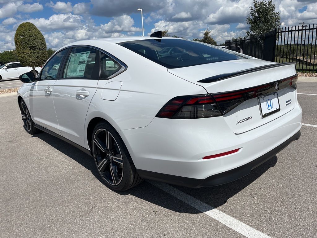 2025 Honda Accord Hybrid Sport photo 2