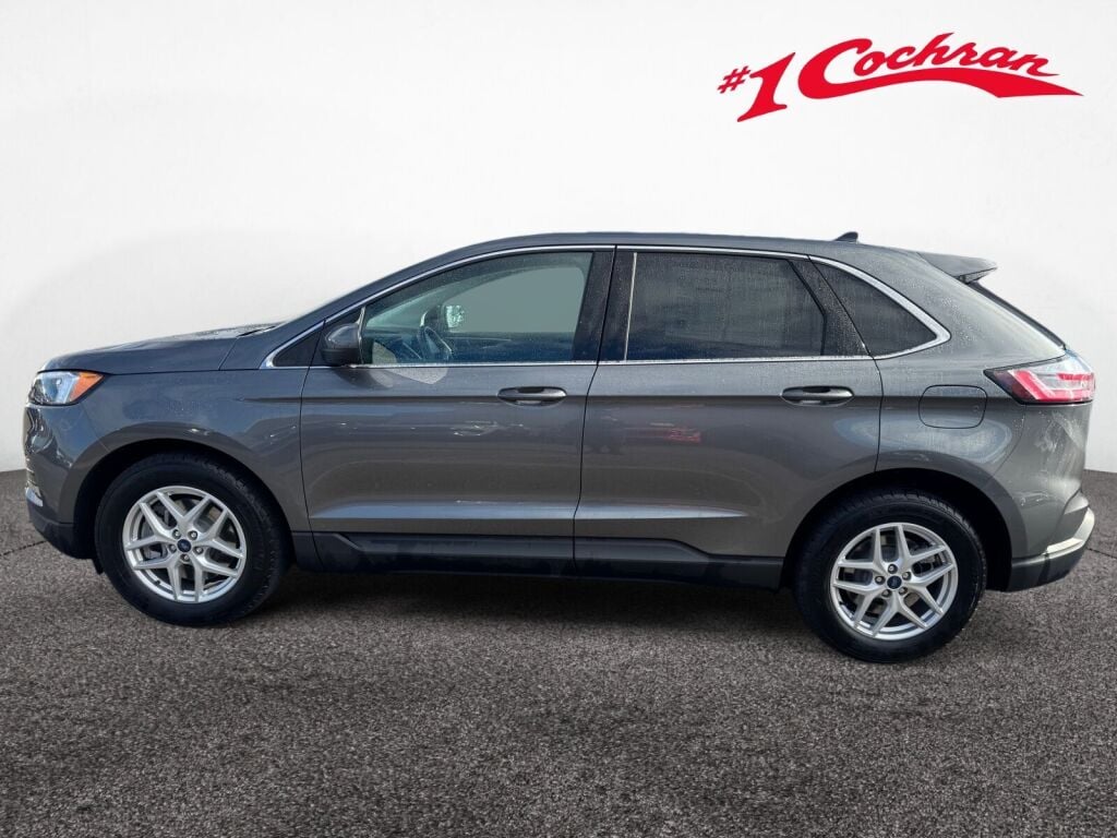 2022 Ford Edge SEL photo 4