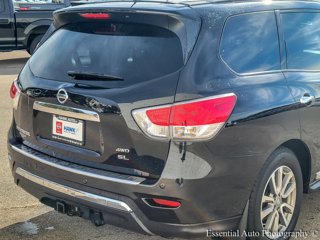 2015 Nissan Pathfinder SL photo 4