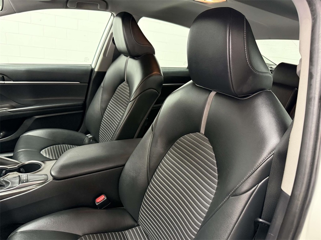 2023 Toyota Camry SE photo 12