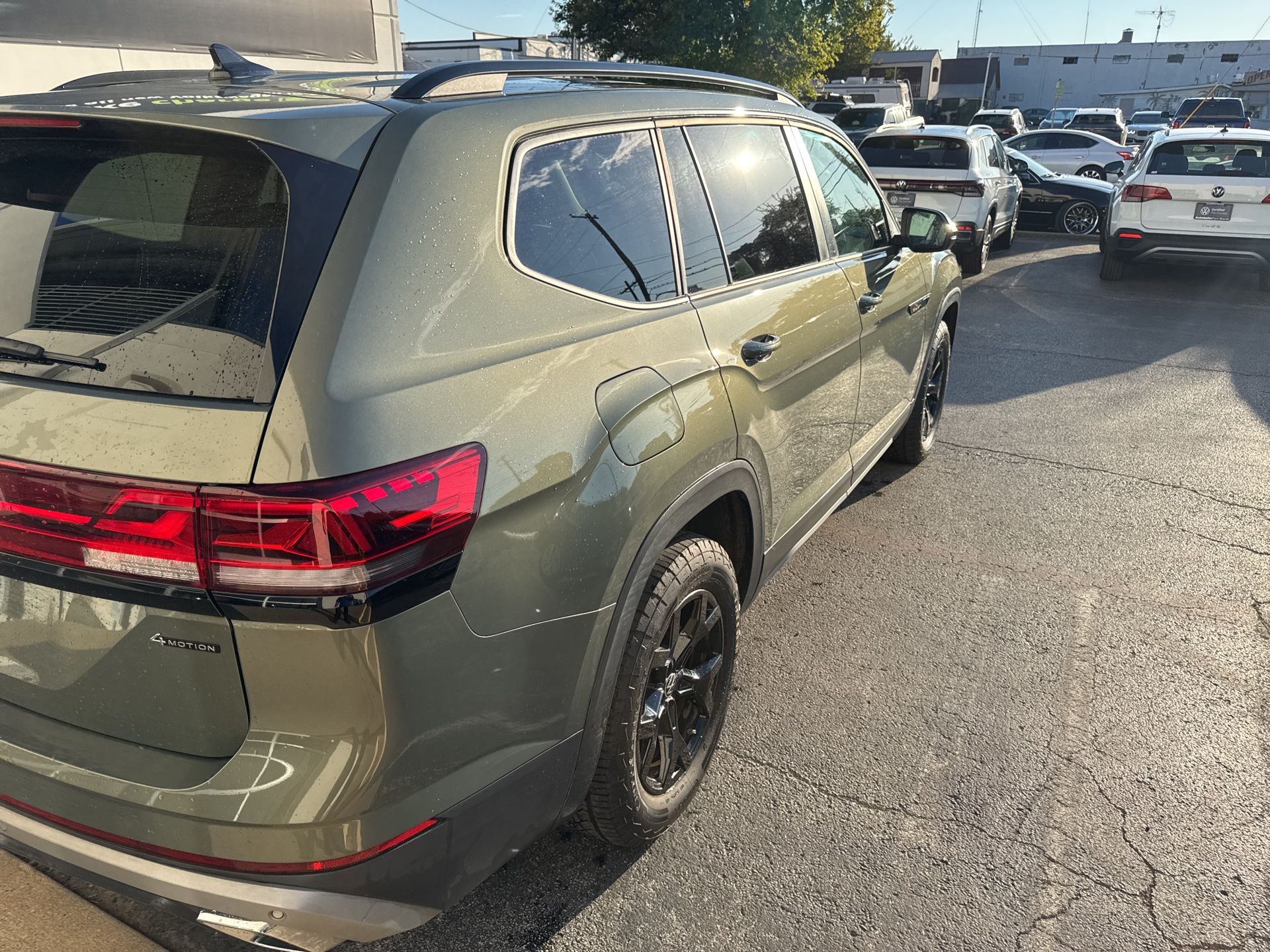 2025 Volkswagen Atlas Peak Edition SE photo 3