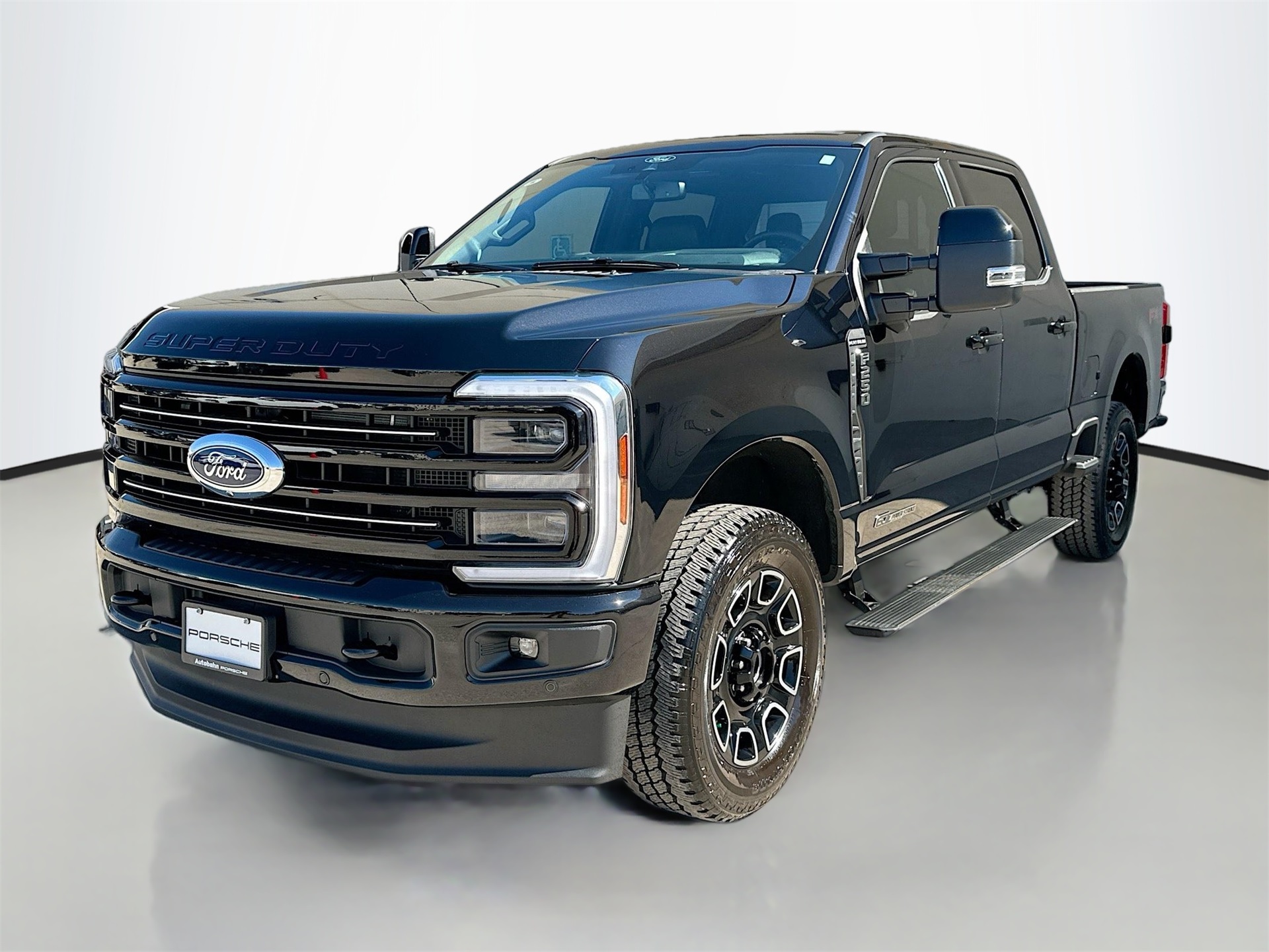 2025 Ford F-250 Super Duty Platinum's photo