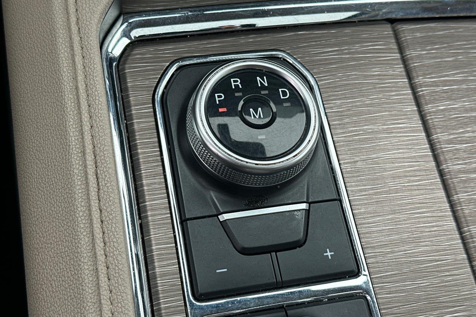 2023 Ford Expedition MAX Limited photo 16