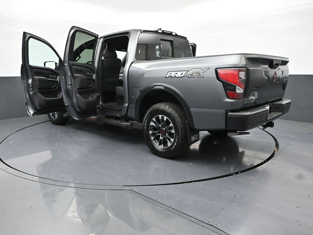 2024 Nissan Titan PRO-4X photo 22