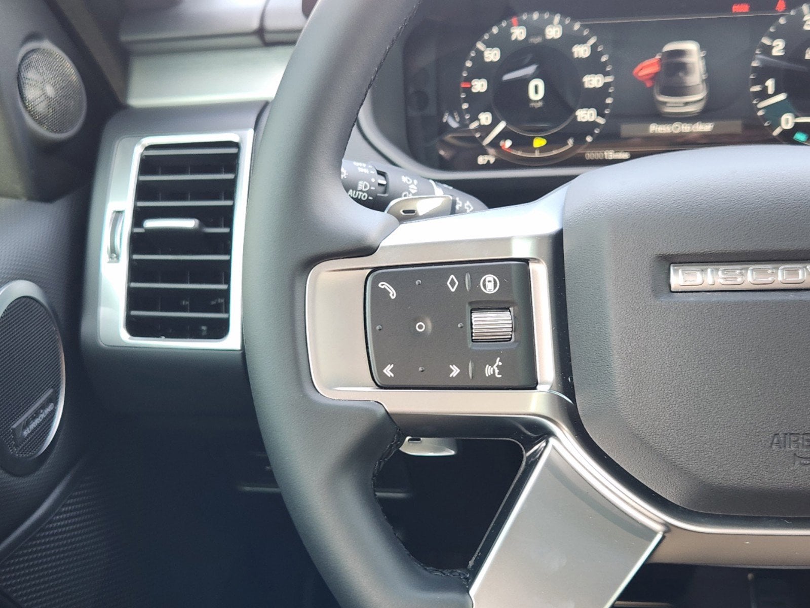 2025 Land Rover Discovery SE photo 24