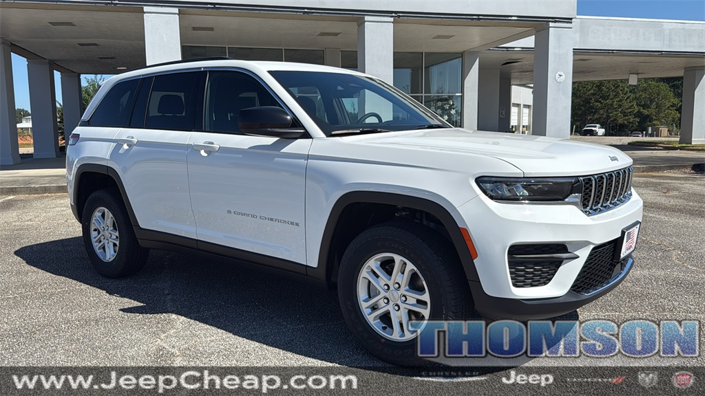 2025 Jeep Grand Cherokee Laredo's photo