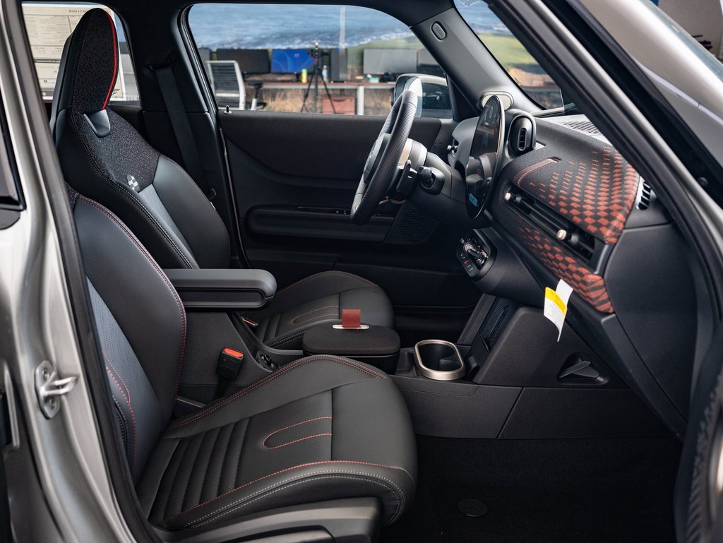 2026 Mini Cooper 4 Door Hardtop Iconic photo 19