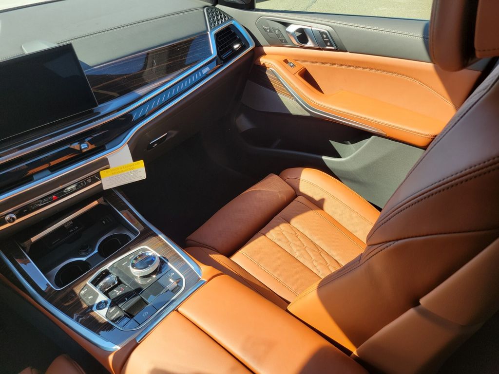 2026 Bmw X7 M60i photo 14