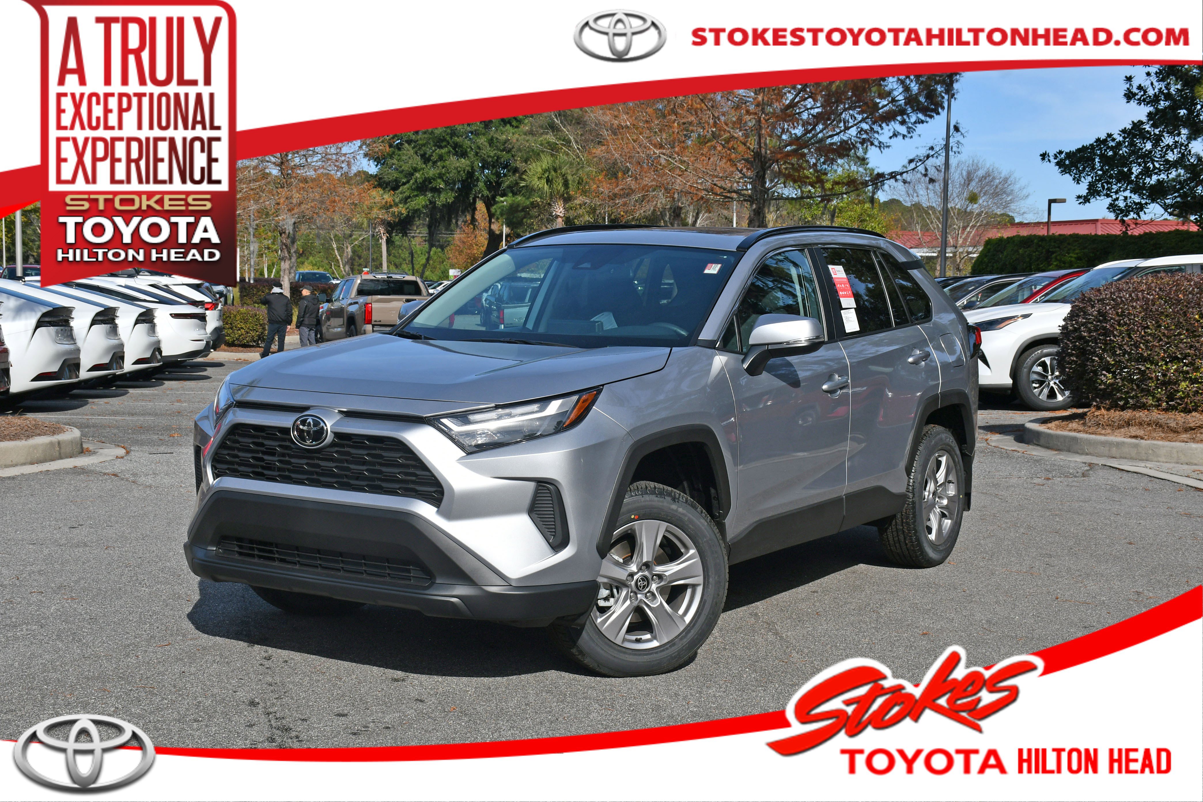 2025 Toyota RAV4 XLE's photo