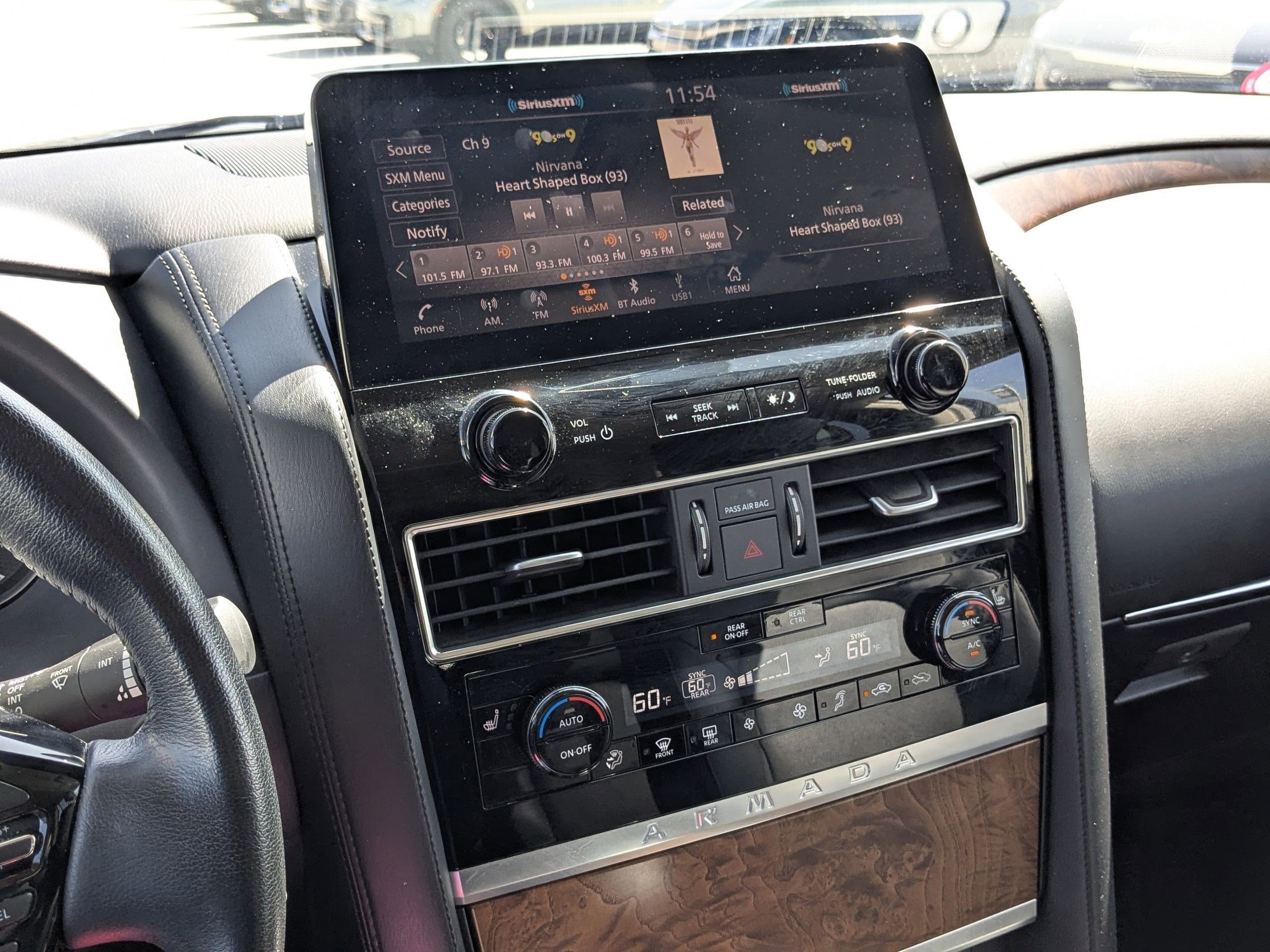 2024 Nissan Armada SL photo 17