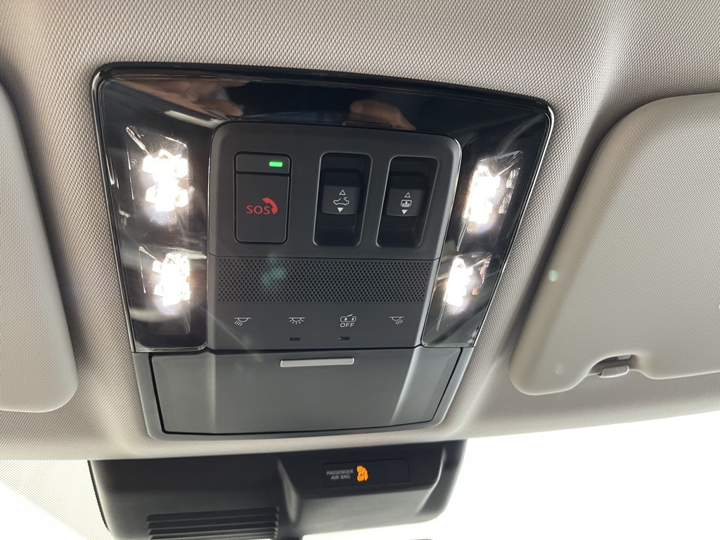 2025 Mitsubishi Outlander SE photo 8