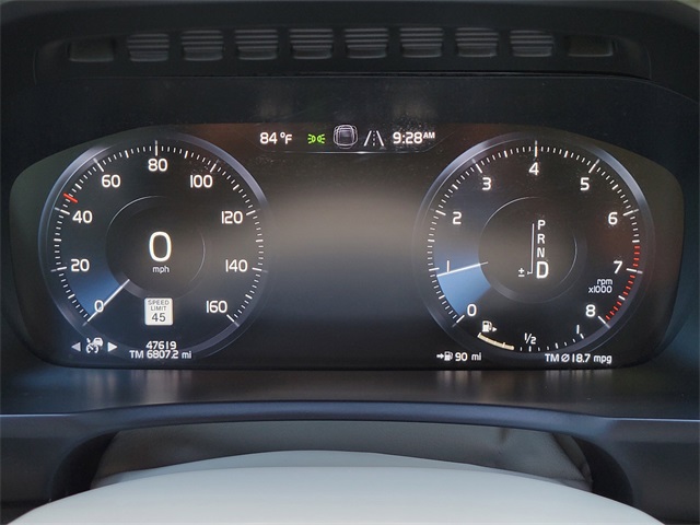2019 Volvo XC90 T6 Momentum photo 15