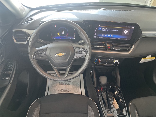 2025 Chevrolet Trailblazer LT photo 8