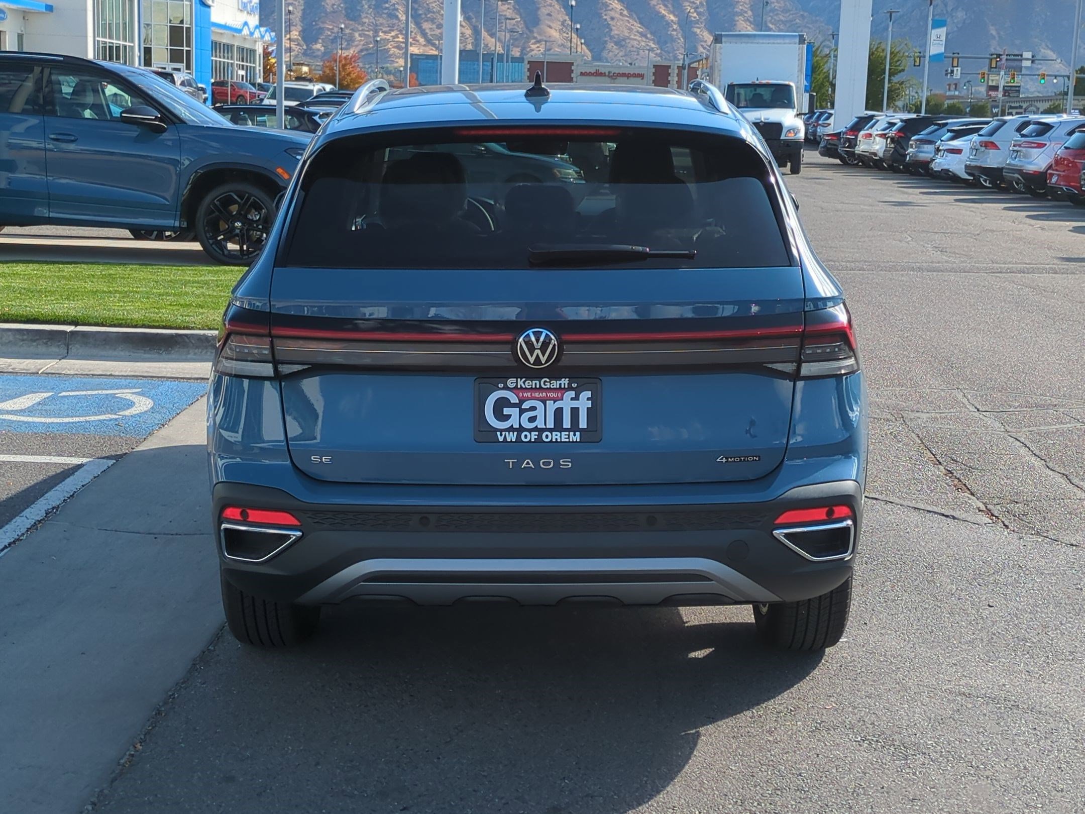 2025 Volkswagen Taos SE photo 3