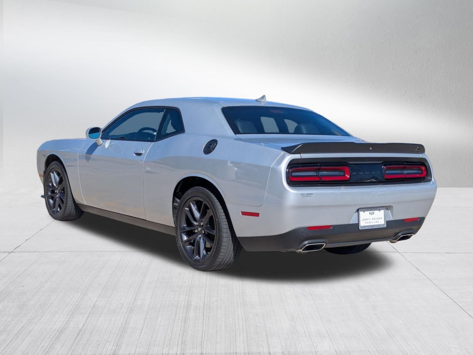 2022 Dodge Challenger GT photo 3