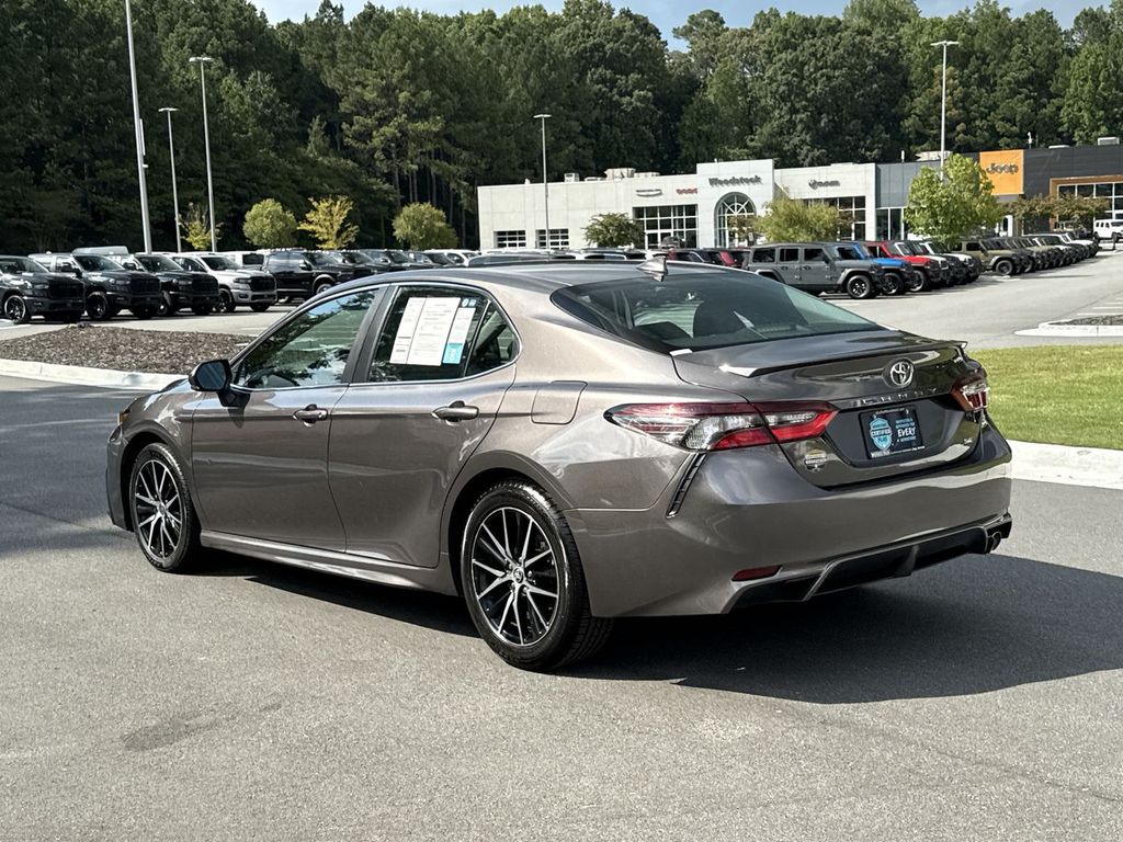 2024 Toyota Camry SE photo 3