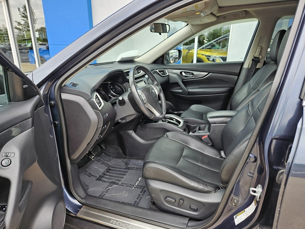 2016 Nissan Rogue SL photo 12