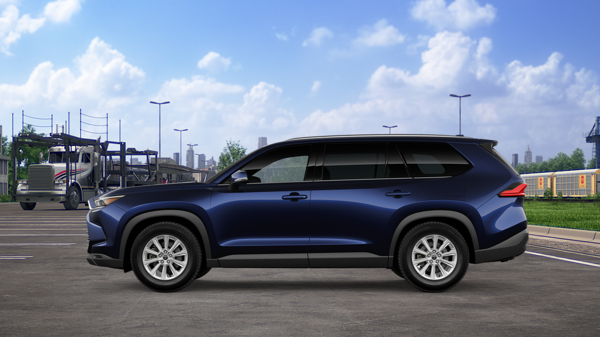2026 Toyota Grand Highlander XLE AWD photo 4