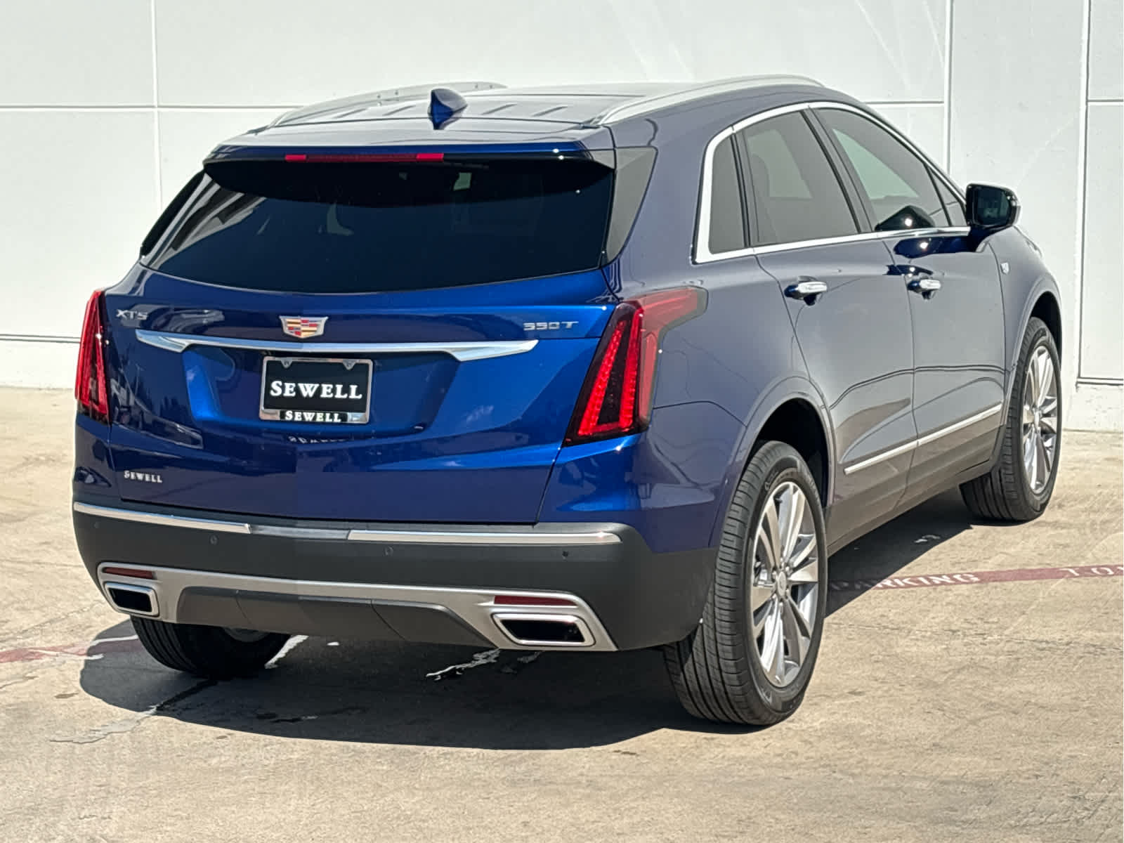 2024 Cadillac XT5 Premium Luxury photo 3