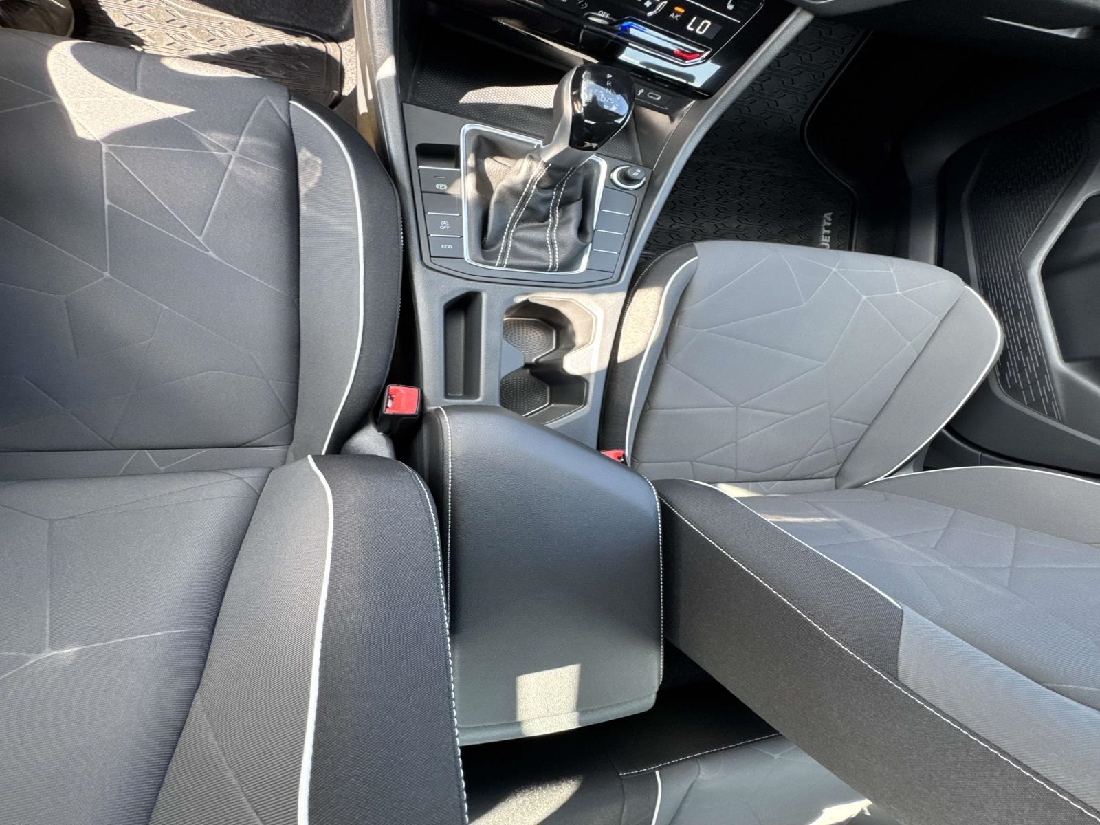 2026 Volkswagen Jetta 1.5T Sport photo 16