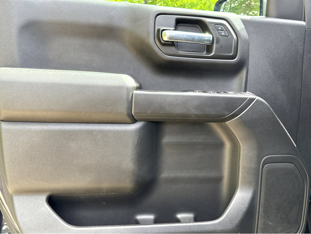 2023 Chevrolet Silverado 1500 Custom photo 18