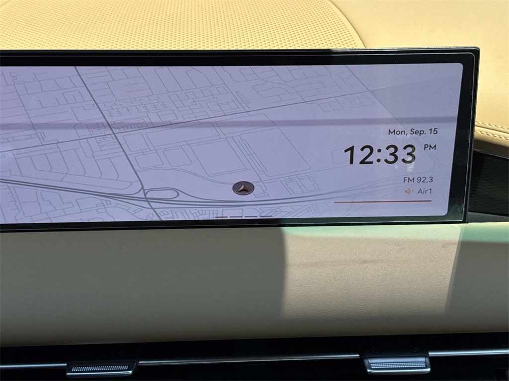 2026 Genesis G80 2.5T AWD photo 11