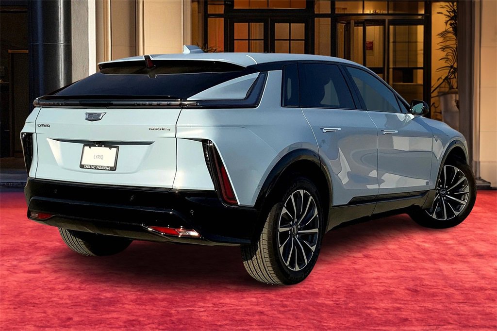 2025 Cadillac Lyriq Sport photo 18