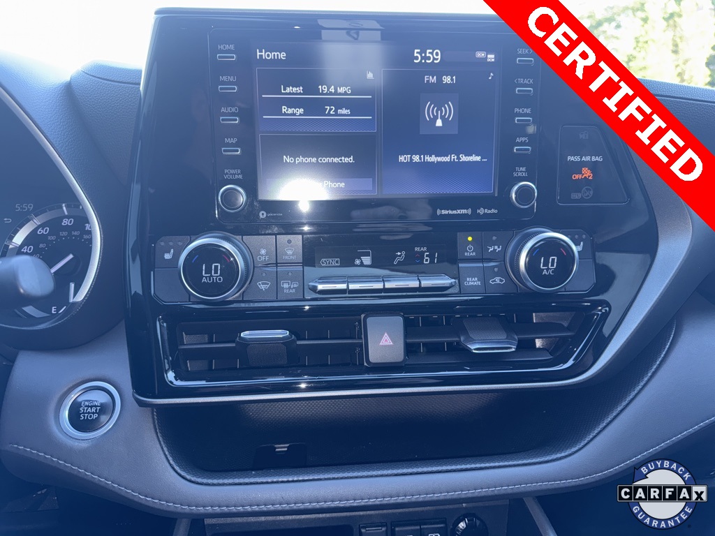 2021 Toyota Highlander XLE photo 14