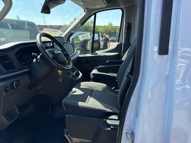 2024 Ford Transit Cutaway photo 8