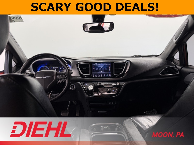 2018 Chrysler Pacifica Touring L photo 21