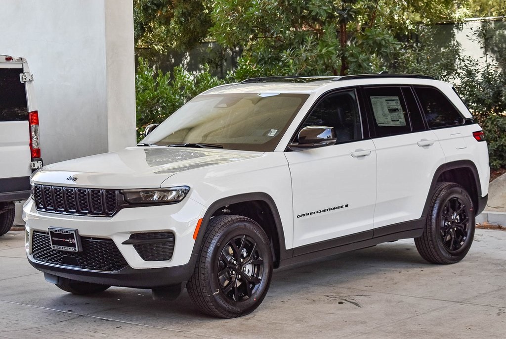 2025 Jeep Grand Cherokee Altitude X photo 2
