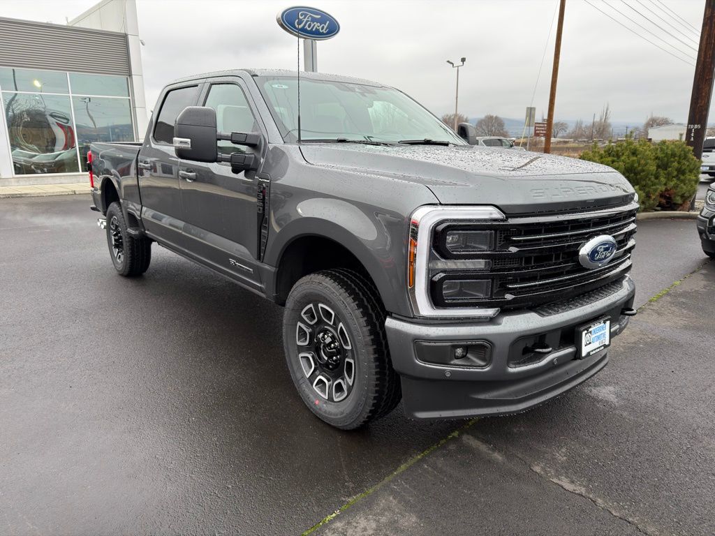 2026 Ford F-350 Super Duty Platinum's photo
