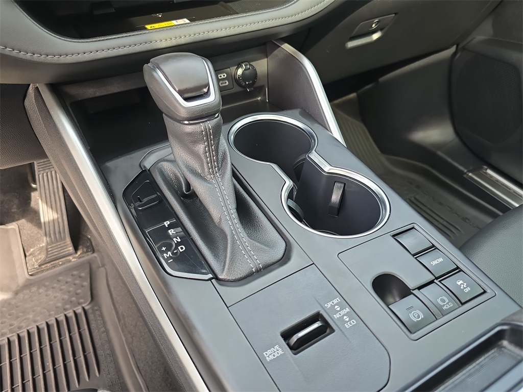 2023 Toyota Highlander XLE photo 30