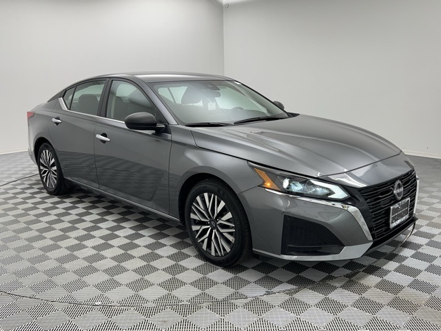 2024 Nissan Altima 2.5 SV photo 3