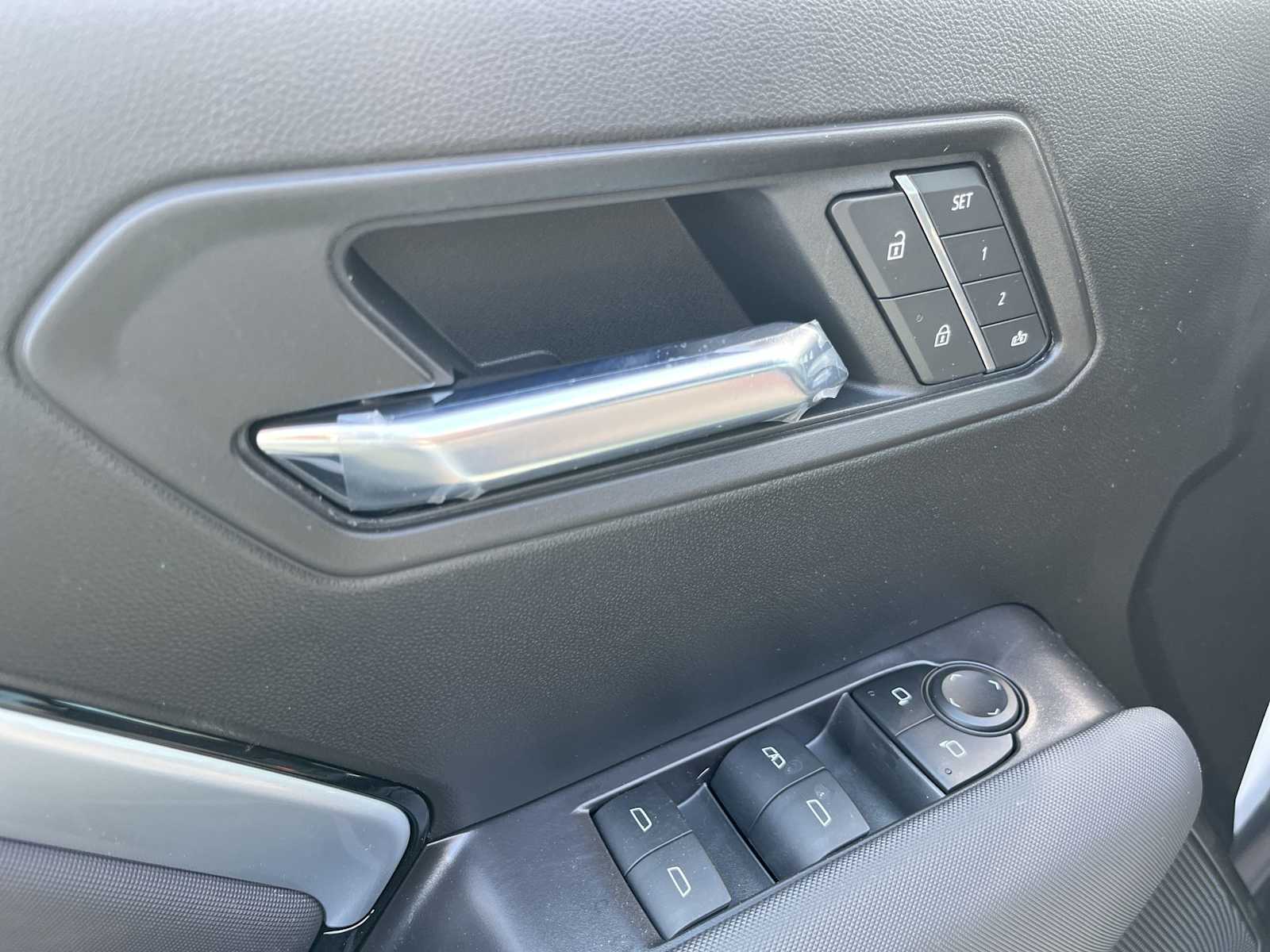 2025 Chevrolet Colorado Z71 photo 13