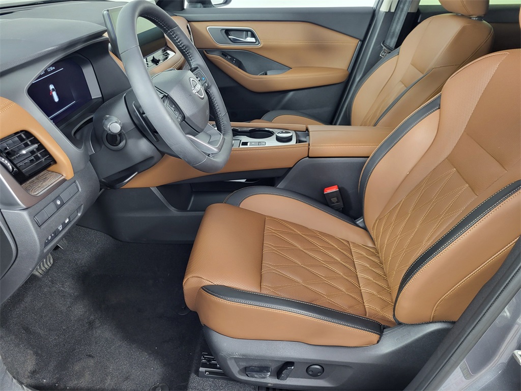2025 Nissan Rogue Platinum photo 10